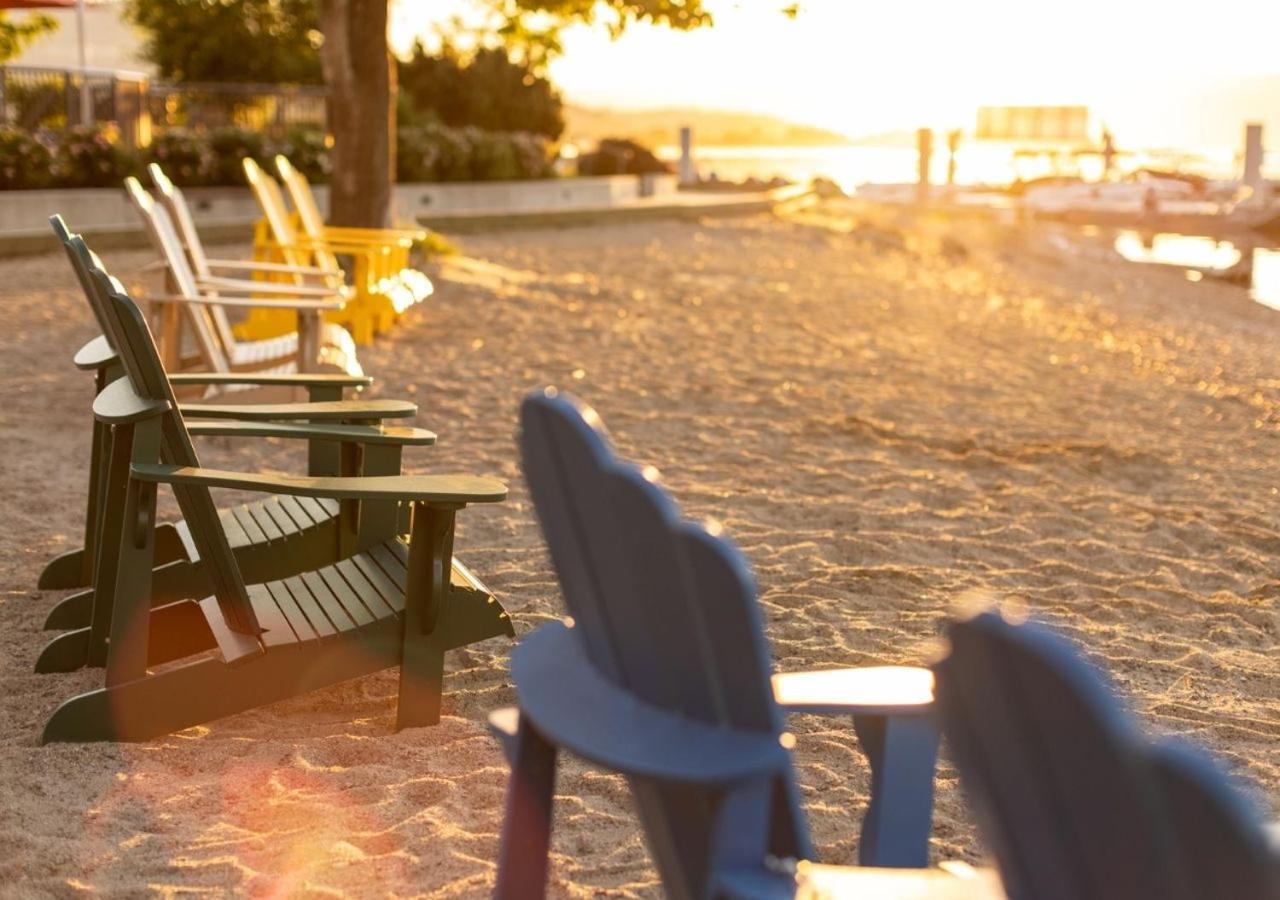 The Cove Lakeside Resort Вест-Келовна Екстер'єр фото