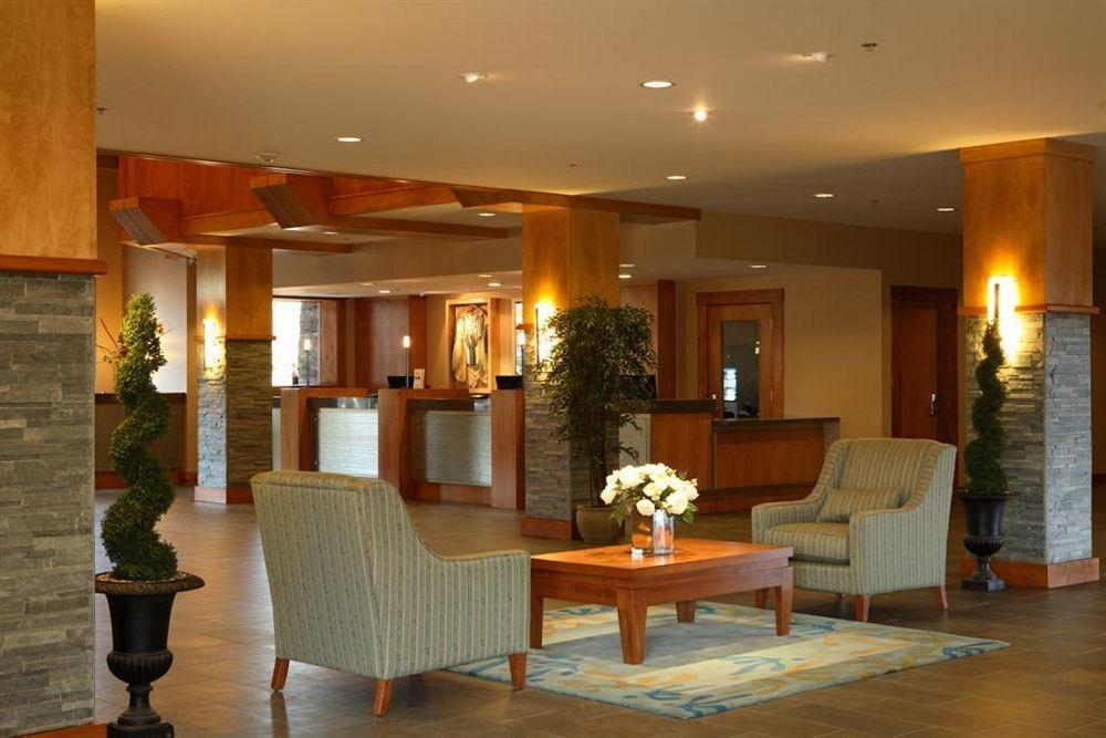 The Cove Lakeside Resort Вест-Келовна Інтер'єр фото