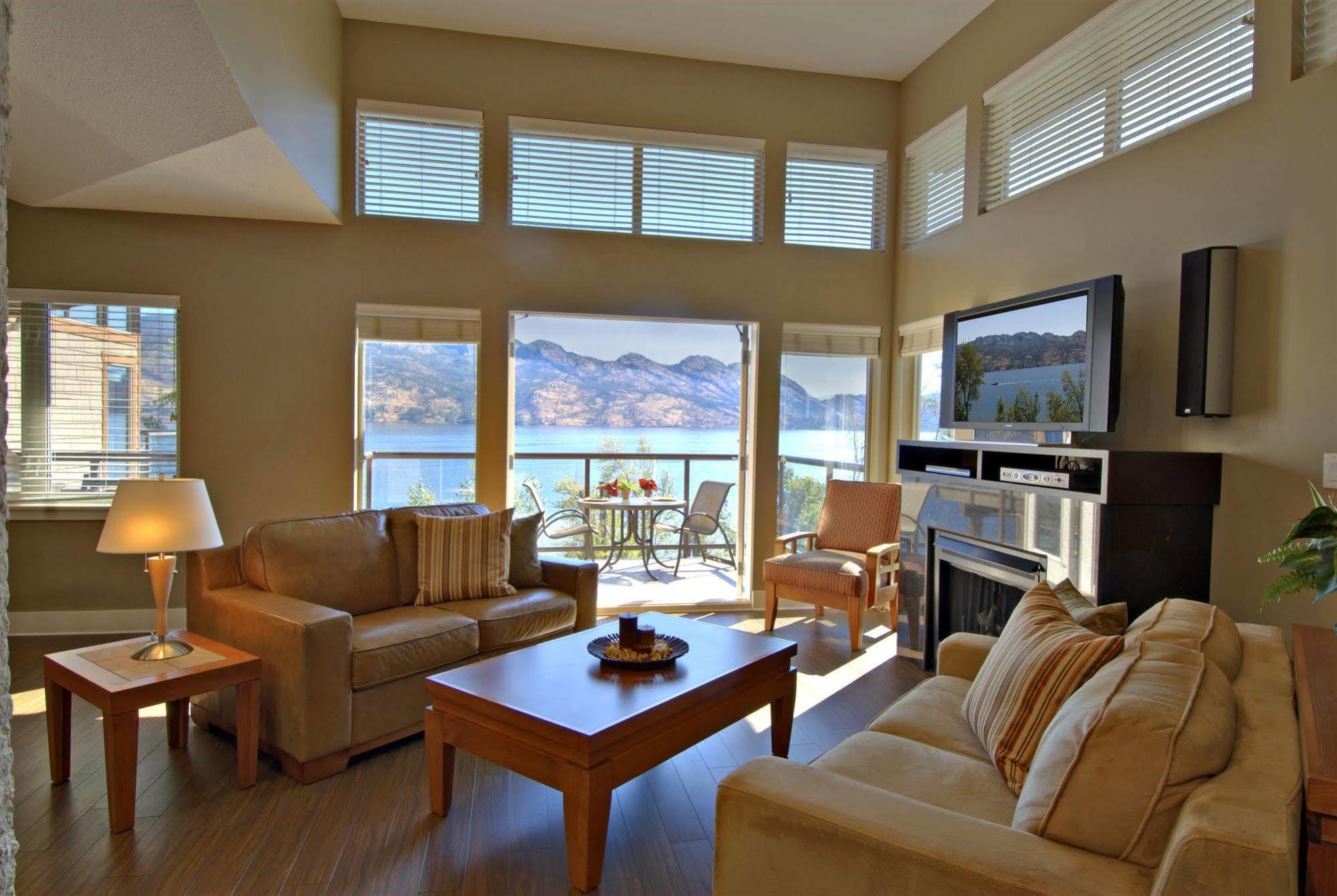 The Cove Lakeside Resort Вест-Келовна Екстер'єр фото