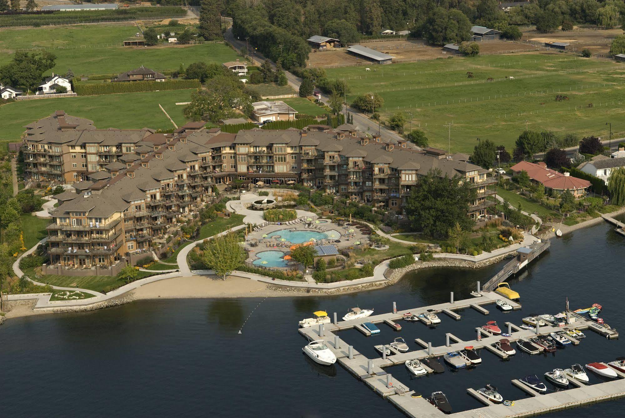 The Cove Lakeside Resort Вест-Келовна Екстер'єр фото